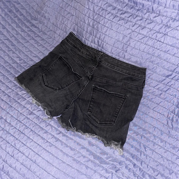 Universal Thread Shorts - Picture 6 of 8